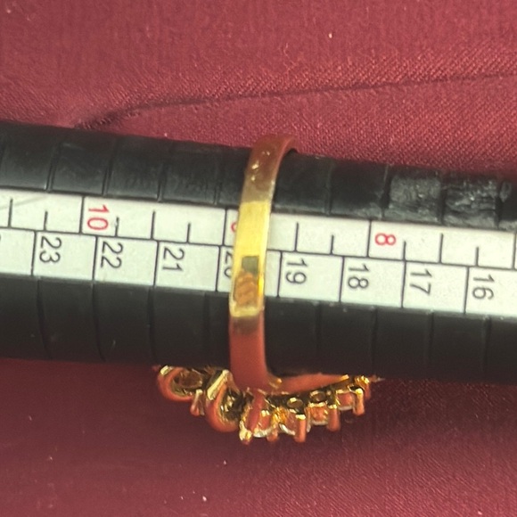 Vintage Gold and Silver Floral Ring with Sparkling Stones - Picture 3 of 7